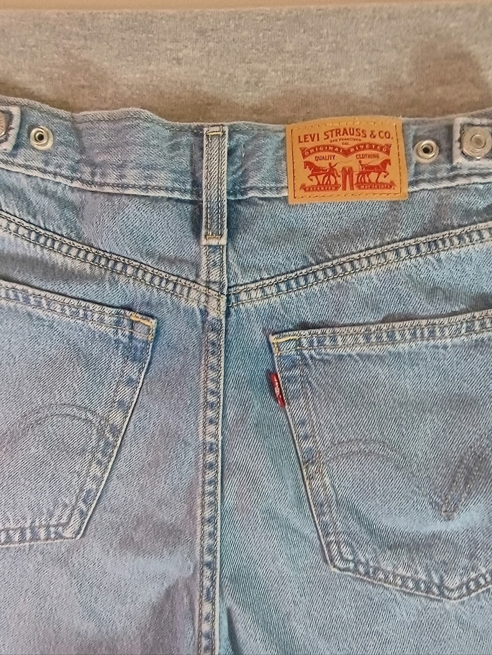 Levi's Women's Size 27  Cinch Baggy Jeans - Picture 10 of 12